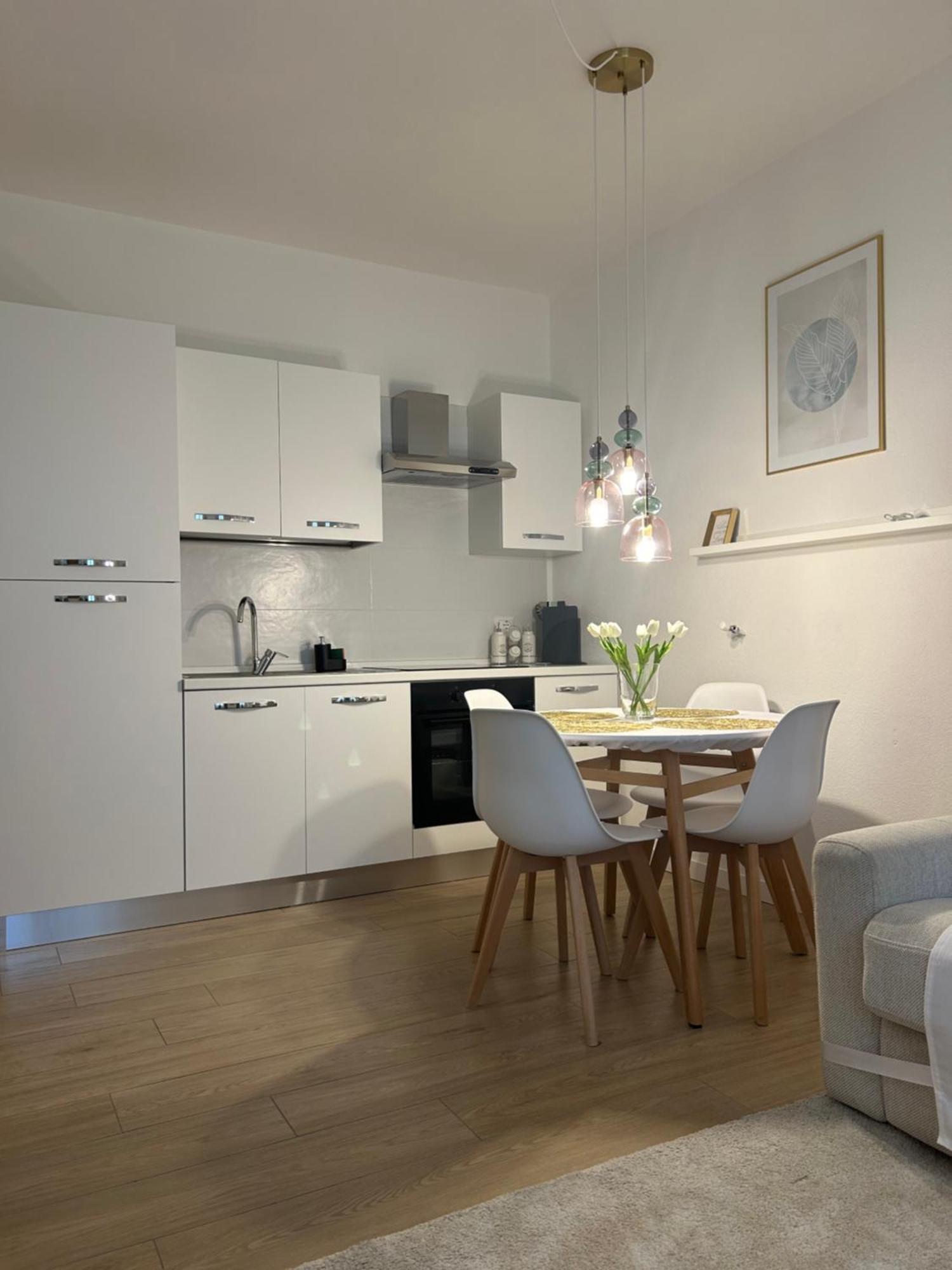 V&C Home Rental Specialist Appartamenti Fronte Lago Maggiore Germignaga Buitenkant foto