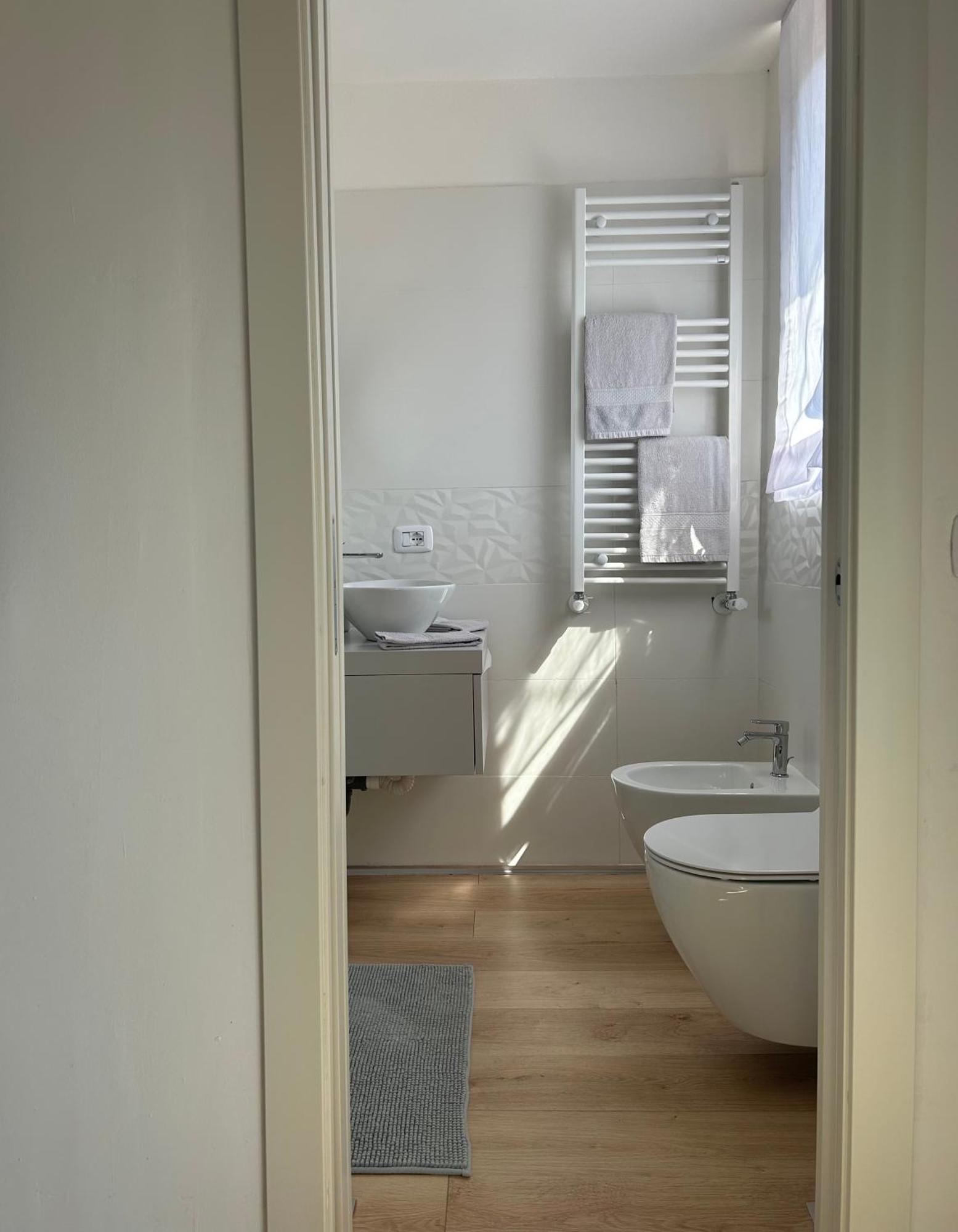 V&C Home Rental Specialist Appartamenti Fronte Lago Maggiore Germignaga Buitenkant foto